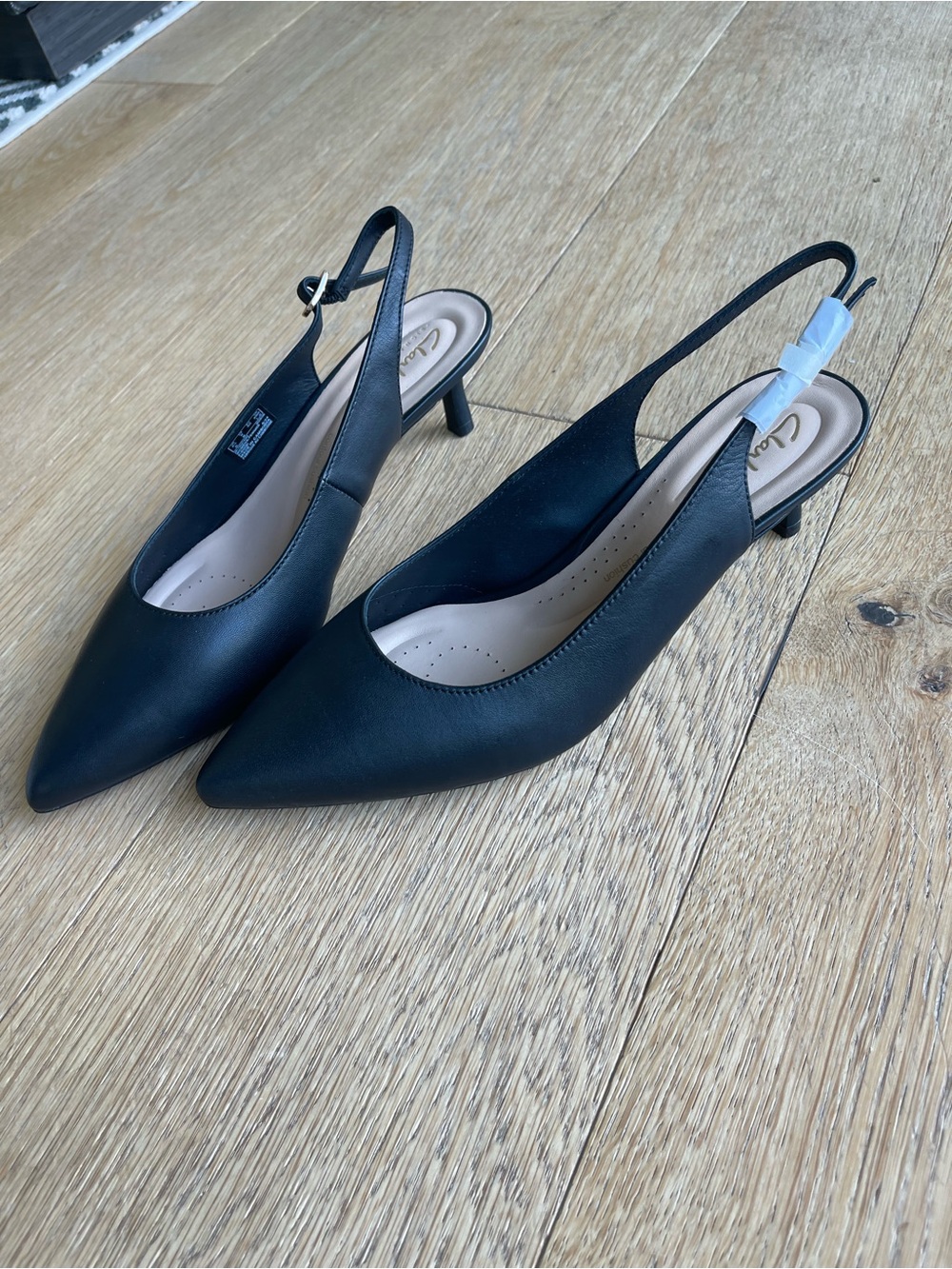 🆕 Clarks Black Pointed Slingback Kitten Heel Pumps 9